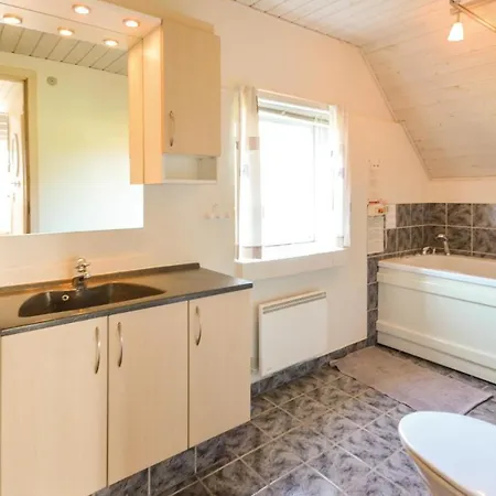 3 Bedroom Awesome In בית נופש