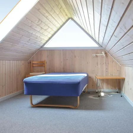 3 Bedroom Awesome In * טהיסטד