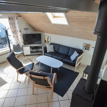 בית נופש 3 Bedroom Awesome In טהיסטד