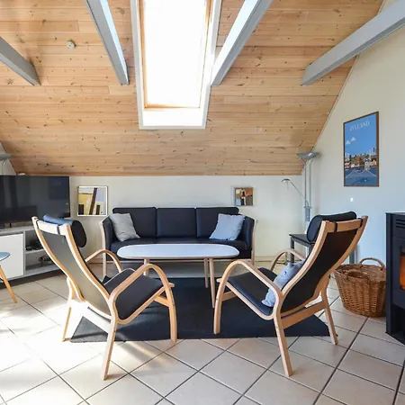 3 Bedroom Awesome In בית נופש